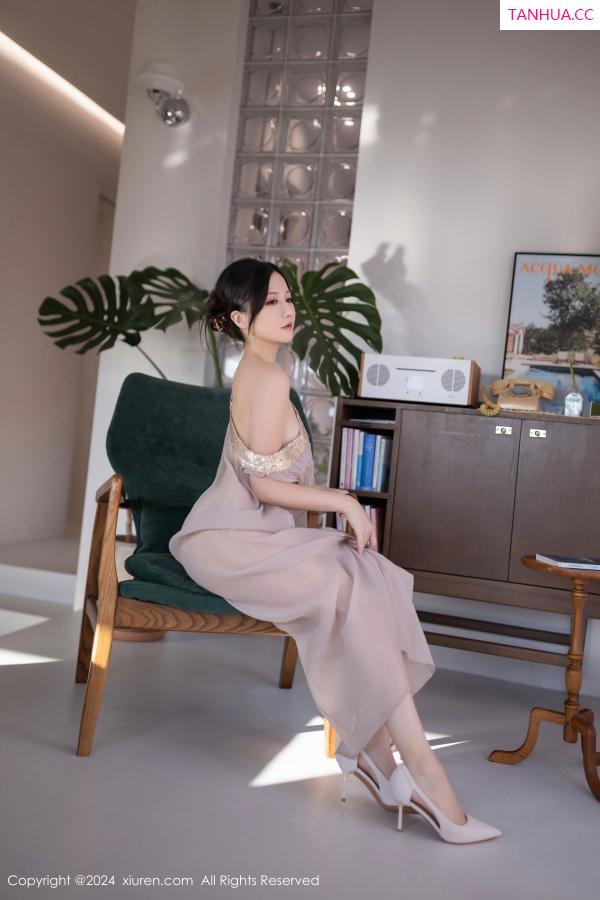 鱼子酱fish  [XiuRen]高清写真图 2024.11.22 No.9492 鱼子酱Fish 美腿性感第51张图片